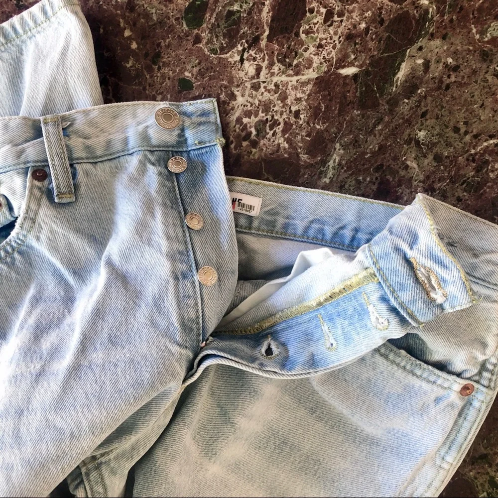 RE/DONE 90s High Rise Loose Jeans in Perfect Light Indigo Blue
